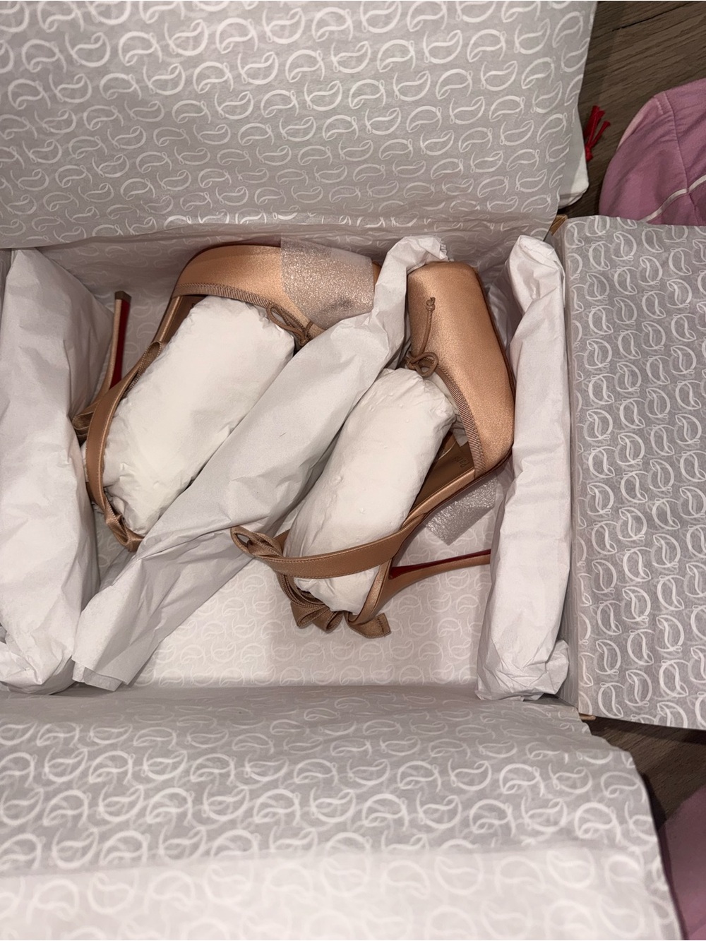 Christian Louboutin Beige/Tan Shoe Box with Label - Picture 8 of 11
